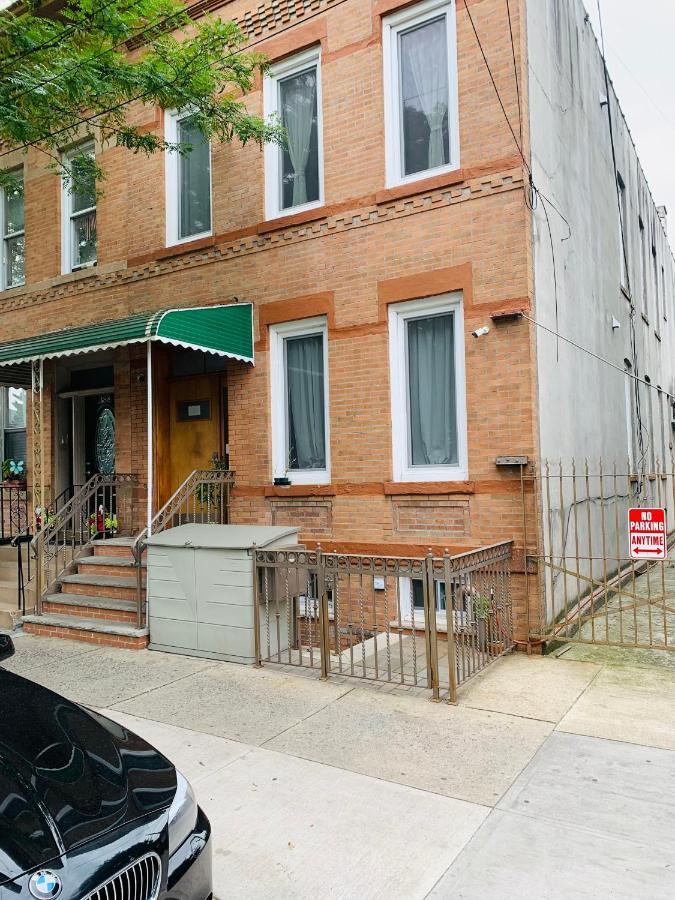Urban Jungle Oasis In Queens! Leilighet New York Eksteriør bilde